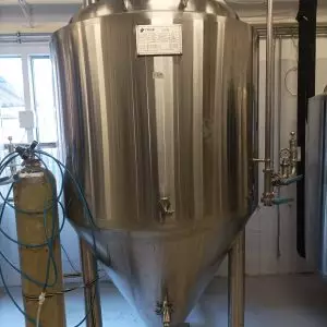 1000 literes kúpos erjesztőtartály